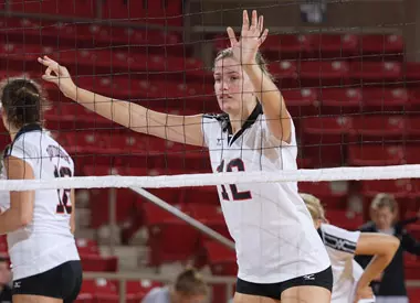 Big Efforts from Peele, Pierucci not Enough in Five-Game loss to Elon Image