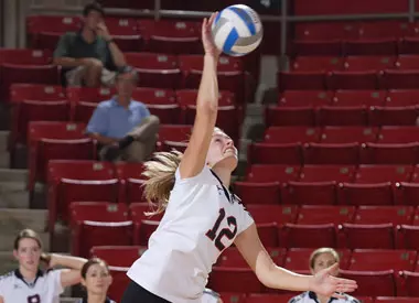 'Cats Split Results on Final Day at Wildcat Classic, Peele Named MVP Image