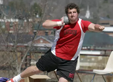 Wildcat Runners Turn in Strong Performances at Niswonger Invitational Image