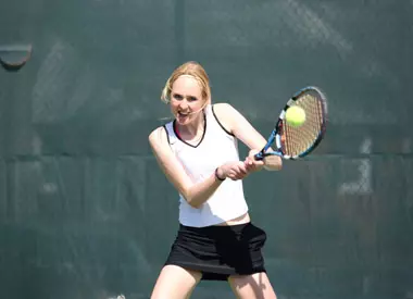 ‘Cats Score 4th Win in a Row; 4-3 Decision vs. Phoenix in W. Tennis Image