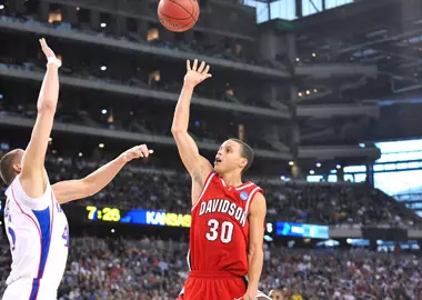 Stephen Curry hits a runner against Kansas.