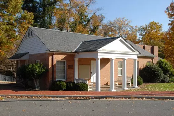 Facilities > Stowe Tennis House and Courts