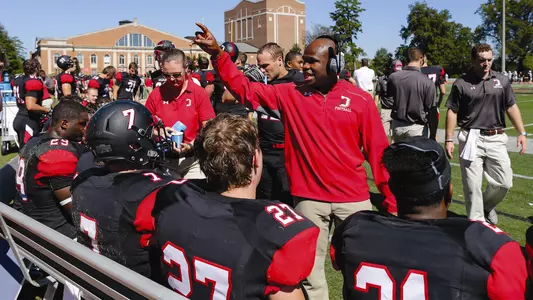FB16_Huddle