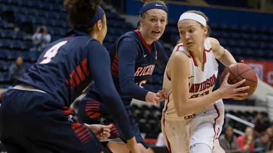 Wildcats Fall in First Round at A-10 Tourney Image