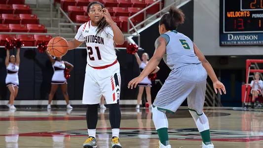 Photo of Chloe Johnson