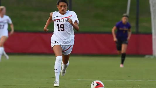 Katie Im action shot davidson women's soccer team