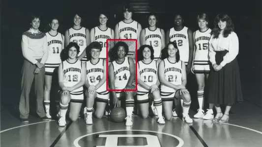 wbb 1982-83 team picture