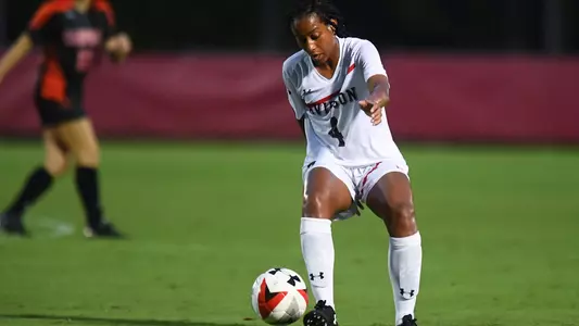michele manecaux action shot, women's soccer