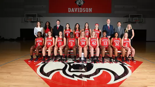 2018-19 WBB team pic