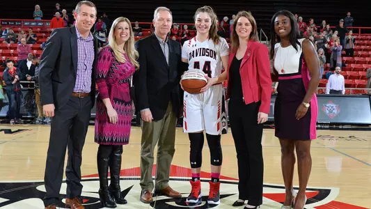 Mackenzie Latt 1,500-point ball picture