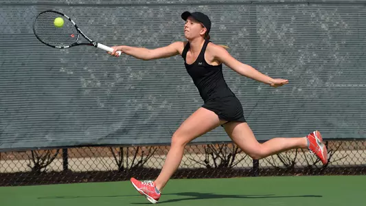 Alexandra Abele women's tennis action shot