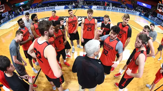 Photo of the team at NCAA shoot-around