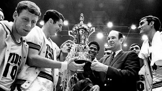 Action photo of 1967-68 Elite Eight