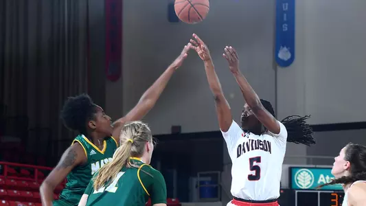 justine lyon action shot
