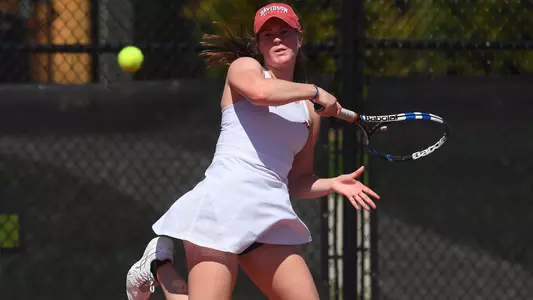 Elizabeth Truluck action shot