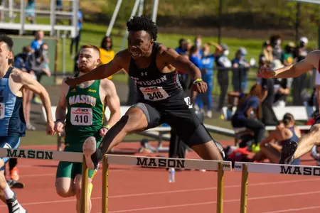 A photo of Isaac Bynum at A-10's