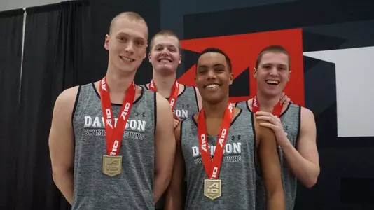 2022 m 200 med relay