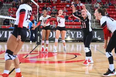 Davidson takes on Dayton in A-10 women’s volleyball action at Belk Arena on Friday, October 13, 2023 in Davidson, North Carolina. Tim Cowie/DavidsonPhotos.com