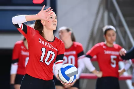 Davidson takes on Loyola Chicago in A-10 women’s volleyball action at Belk Arena on Saturday, September 30, 2023 in Davidson, North Carolina.  Tim Cowie/DavidsonPhotos.com