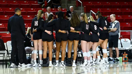 Davidson VB 2024 huddle vs. George Mason