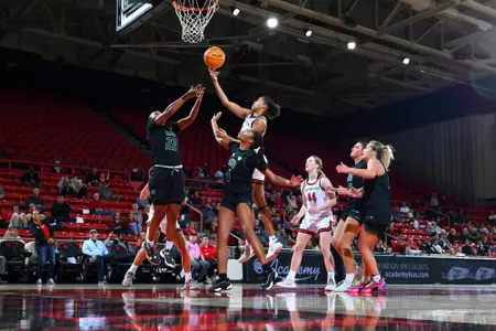 Davidson takes on Ohio in non-conference women’s basketball action at Belk Arena on Sunday, November 30, 2025 in Davidson, North Carolina. Credit - Tim Cowie/DavidsonPhotos.com @tjcowie