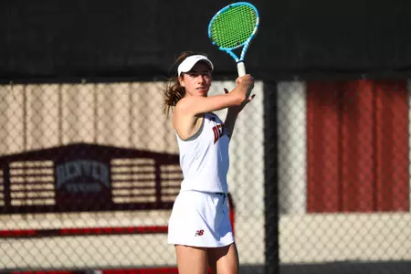 11 OCT 2021: The Denver Pioneers men’s and women’s tennis teams at Denver Tennis Park in Denver, CO. (C. Morgan Engel/Clarkson Creative Photography)