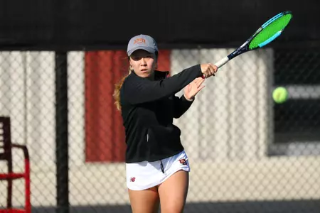 11 OCT 2021: The Denver Pioneers men’s and women’s tennis teams at Denver Tennis Park in Denver, CO. (C. Morgan Engel/Clarkson Creative Photography)