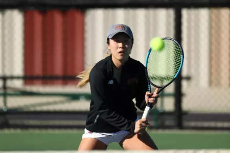 11 OCT 2021: The Denver Pioneers men’s and women’s tennis teams at Denver Tennis Park in Denver, CO. (C. Morgan Engel/Clarkson Creative Photography)