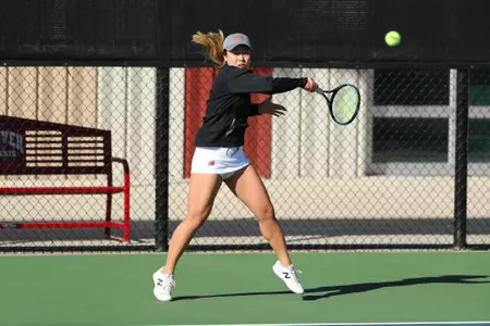 11 OCT 2021: The Denver Pioneers men’s and women’s tennis teams at Denver Tennis Park in Denver, CO. (C. Morgan Engel/Clarkson Creative Photography)