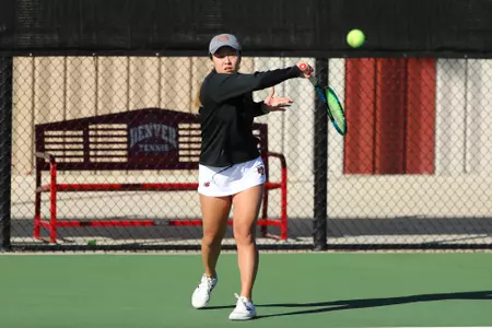 11 OCT 2021: The Denver Pioneers men’s and women’s tennis teams at Denver Tennis Park in Denver, CO. (C. Morgan Engel/Clarkson Creative Photography)