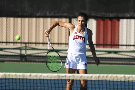 11 OCT 2021: The Denver Pioneers men’s and women’s tennis teams at Denver Tennis Park in Denver, CO. (C. Morgan Engel/Clarkson Creative Photography)