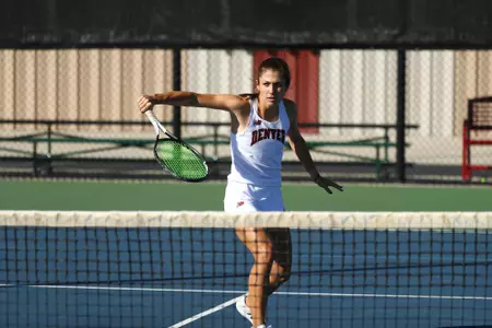 11 OCT 2021: The Denver Pioneers men’s and women’s tennis teams at Denver Tennis Park in Denver, CO. (C. Morgan Engel/Clarkson Creative Photography)