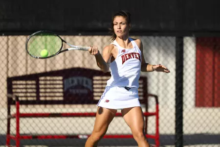 11 OCT 2021: The Denver Pioneers men’s and women’s tennis teams at Denver Tennis Park in Denver, CO. (C. Morgan Engel/Clarkson Creative Photography)