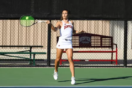 11 OCT 2021: The Denver Pioneers men’s and women’s tennis teams at Denver Tennis Park in Denver, CO. (C. Morgan Engel/Clarkson Creative Photography)