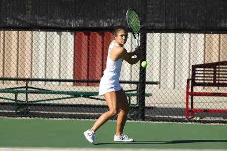 11 OCT 2021: The Denver Pioneers men’s and women’s tennis teams at Denver Tennis Park in Denver, CO. (C. Morgan Engel/Clarkson Creative Photography)