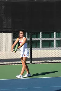 11 OCT 2021: The Denver Pioneers men’s and women’s tennis teams at Denver Tennis Park in Denver, CO. (C. Morgan Engel/Clarkson Creative Photography)