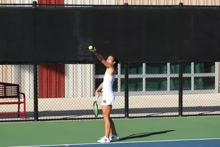 11 OCT 2021: The Denver Pioneers men’s and women’s tennis teams at Denver Tennis Park in Denver, CO. (C. Morgan Engel/Clarkson Creative Photography)