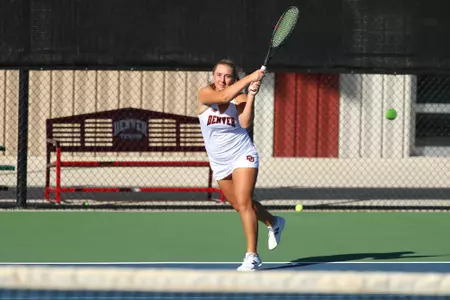 11 OCT 2021: The Denver Pioneers men’s and women’s tennis teams at Denver Tennis Park in Denver, CO. (C. Morgan Engel/Clarkson Creative Photography)