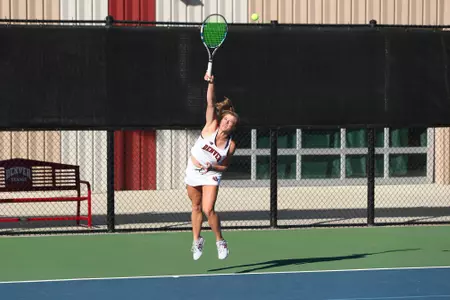 11 OCT 2021: The Denver Pioneers men’s and women’s tennis teams at Denver Tennis Park in Denver, CO. (C. Morgan Engel/Clarkson Creative Photography)
