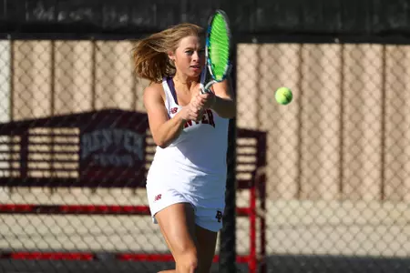 11 OCT 2021: The Denver Pioneers men’s and women’s tennis teams at Denver Tennis Park in Denver, CO. (C. Morgan Engel/Clarkson Creative Photography)