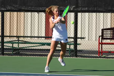 11 OCT 2021: The Denver Pioneers men’s and women’s tennis teams at Denver Tennis Park in Denver, CO. (C. Morgan Engel/Clarkson Creative Photography)
