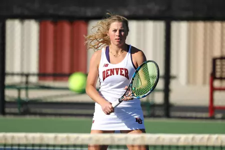 11 OCT 2021: The Denver Pioneers men’s and women’s tennis teams at Denver Tennis Park in Denver, CO. (C. Morgan Engel/Clarkson Creative Photography)