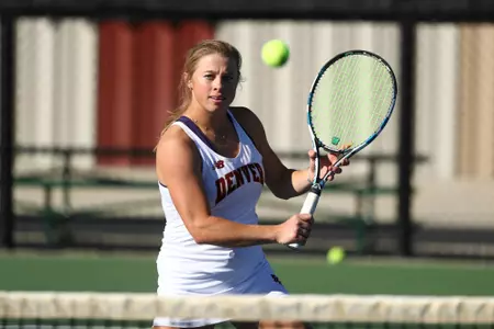 11 OCT 2021: The Denver Pioneers men’s and women’s tennis teams at Denver Tennis Park in Denver, CO. (C. Morgan Engel/Clarkson Creative Photography)