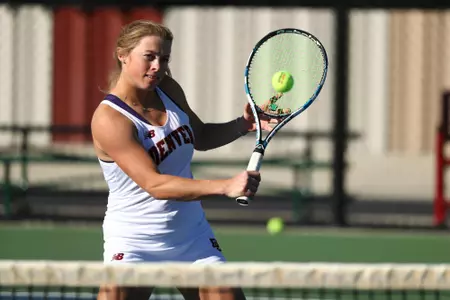 11 OCT 2021: The Denver Pioneers men’s and women’s tennis teams at Denver Tennis Park in Denver, CO. (C. Morgan Engel/Clarkson Creative Photography)