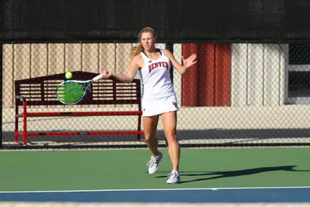 11 OCT 2021: The Denver Pioneers men’s and women’s tennis teams at Denver Tennis Park in Denver, CO. (C. Morgan Engel/Clarkson Creative Photography)