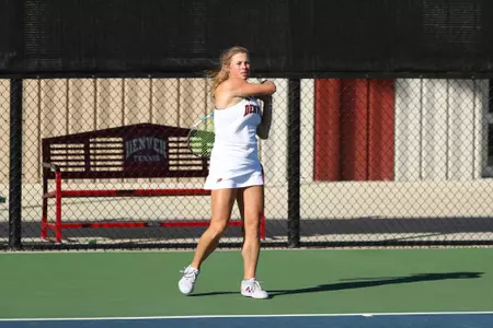 11 OCT 2021: The Denver Pioneers men’s and women’s tennis teams at Denver Tennis Park in Denver, CO. (C. Morgan Engel/Clarkson Creative Photography)