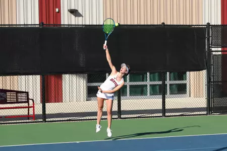 11 OCT 2021: The Denver Pioneers men’s and women’s tennis teams at Denver Tennis Park in Denver, CO. (C. Morgan Engel/Clarkson Creative Photography)