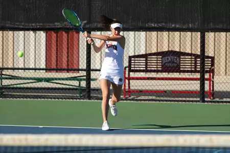 11 OCT 2021: The Denver Pioneers men’s and women’s tennis teams at Denver Tennis Park in Denver, CO. (C. Morgan Engel/Clarkson Creative Photography)