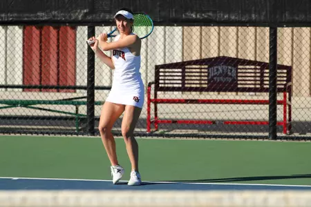 11 OCT 2021: The Denver Pioneers men’s and women’s tennis teams at Denver Tennis Park in Denver, CO. (C. Morgan Engel/Clarkson Creative Photography)