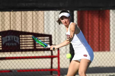 11 OCT 2021: The Denver Pioneers men’s and women’s tennis teams at Denver Tennis Park in Denver, CO. (C. Morgan Engel/Clarkson Creative Photography)